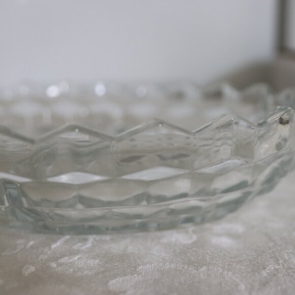 Vintage never used American Whitehall 2 part oval relish dish - Picture 3 of 6